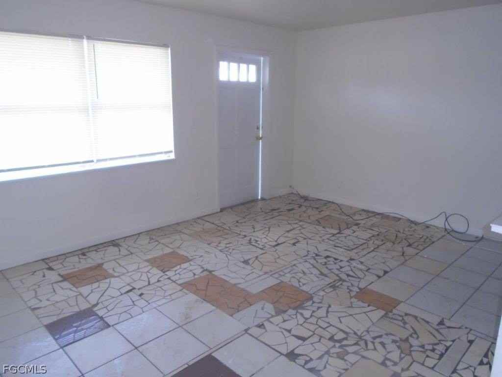 5522 2nd Ave - Photo 3 of 7