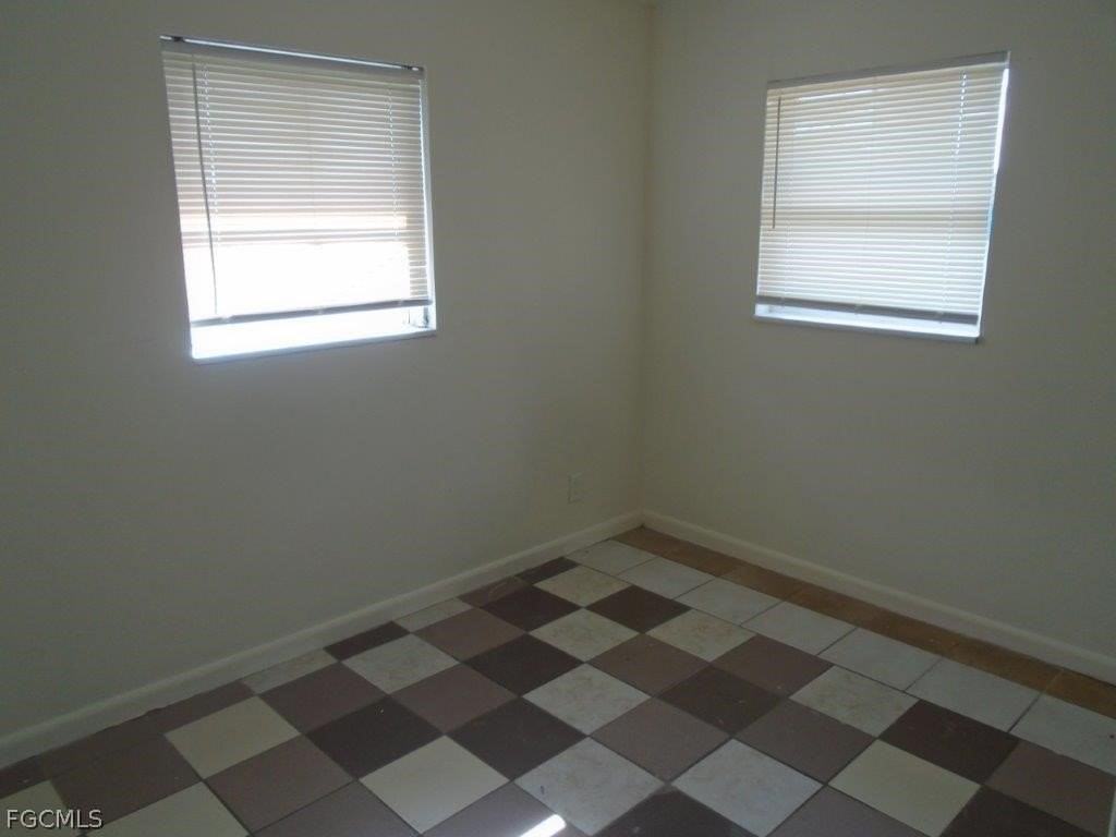 5522 2nd Ave - Photo 5 of 7