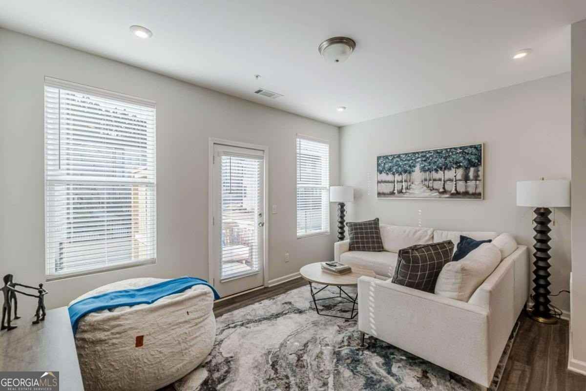 1205 Skylar Ln Se - Photo 5 of 38