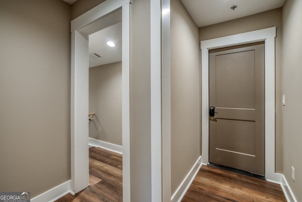 224 Alcovy St Unit B - Photo 3 of 15