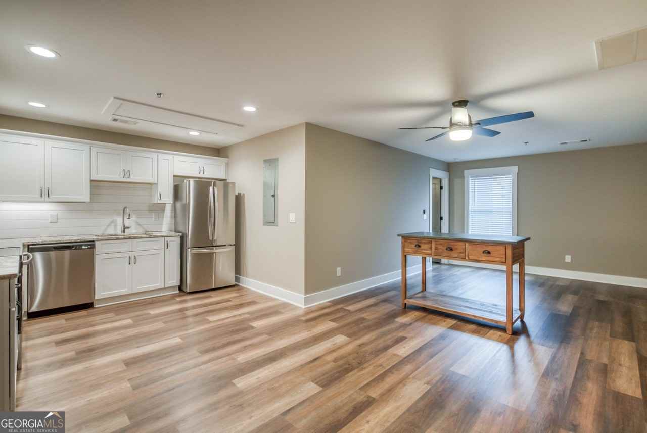 224 Alcovy St Unit B - Photo 4 of 15