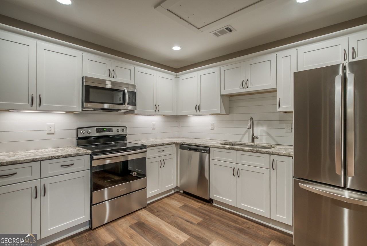 224 Alcovy St Unit B - Photo 6 of 15