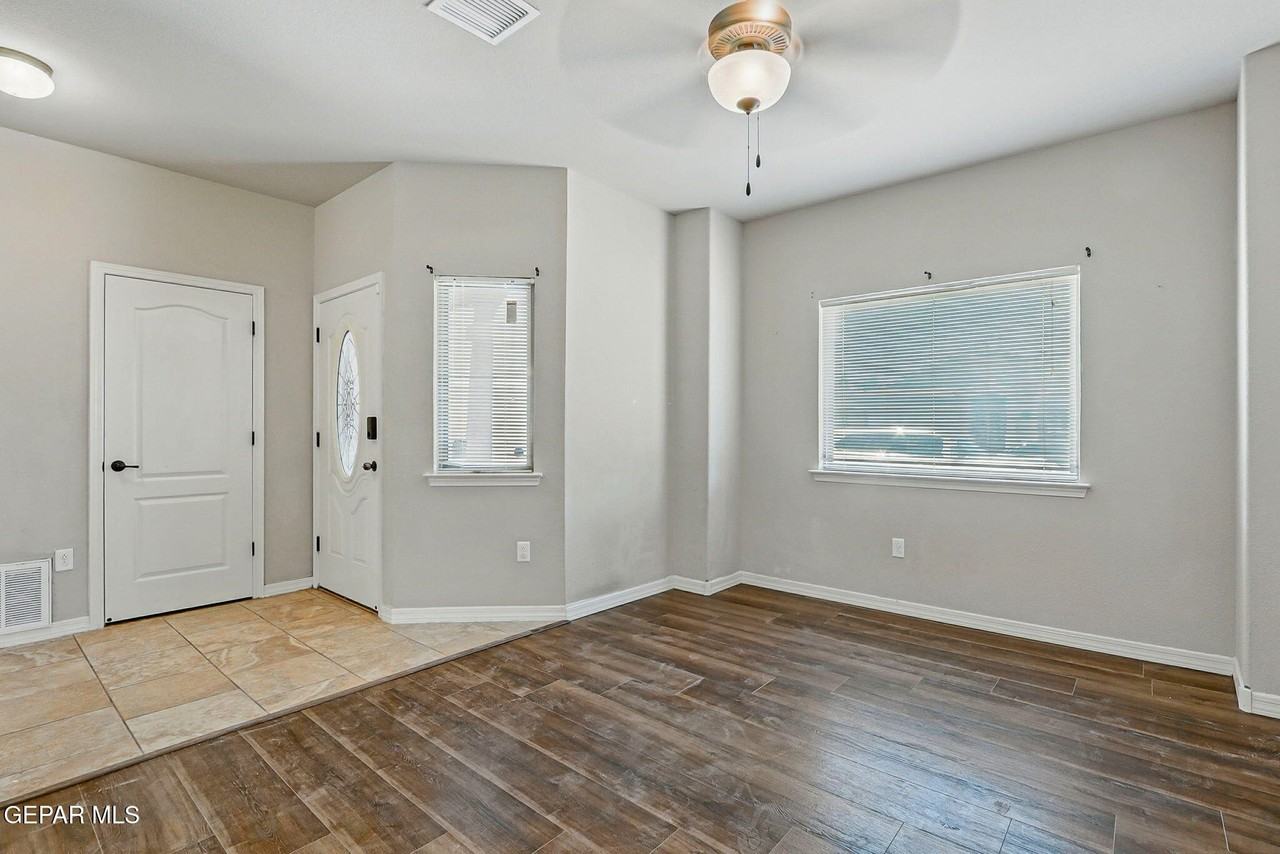 14329 Owl Point Ave - Photo 4 of 47