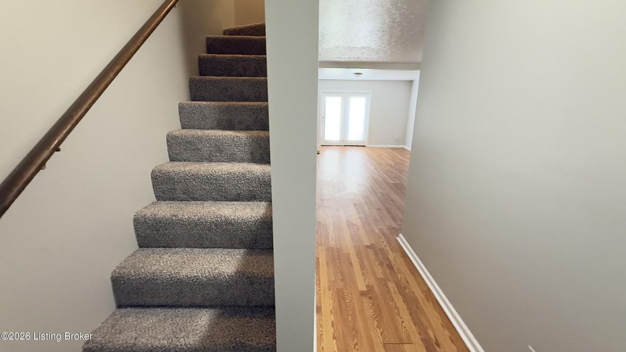 729 E Court Ave - Photo 6 of 10