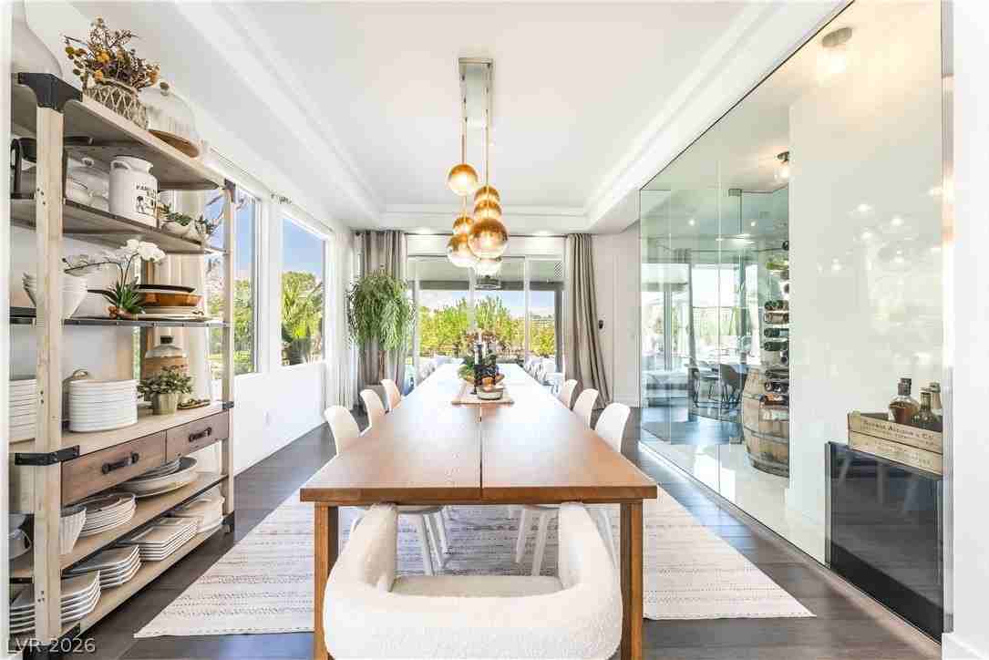 9040 Thornbury Ln - Photo 6 of 30