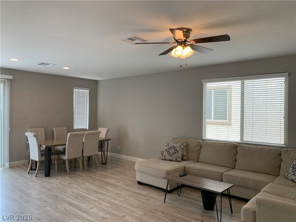 7416 Amesbury St - Photo 6 of 26