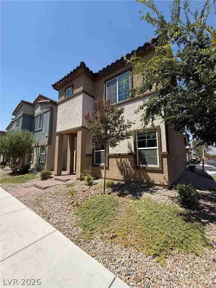 7441 Sunray Point St - Photo 3 of 15