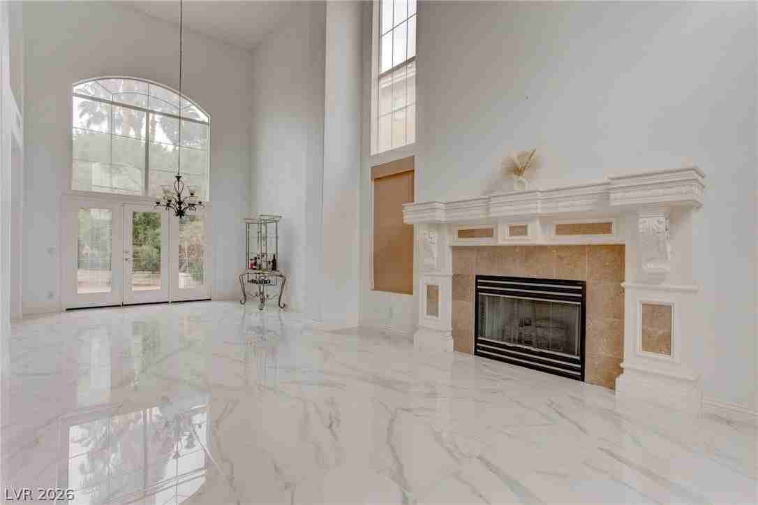 2500 Hacker Dr - Photo 5 of 32