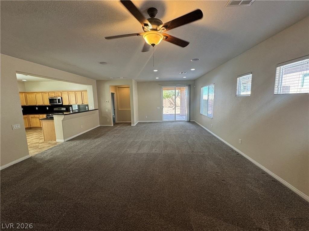 2421 Urrard St - Photo 6 of 25