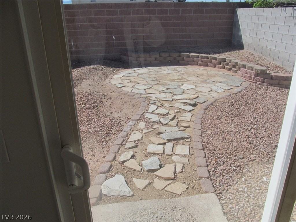 4045 Petya St - Photo 7 of 18