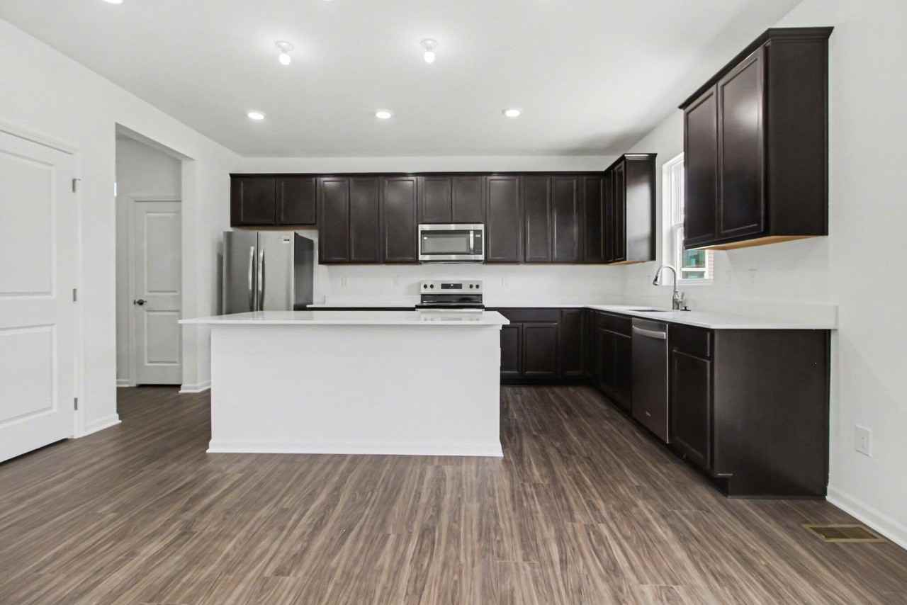 832 Kuss Dr - Photo 3 of 26