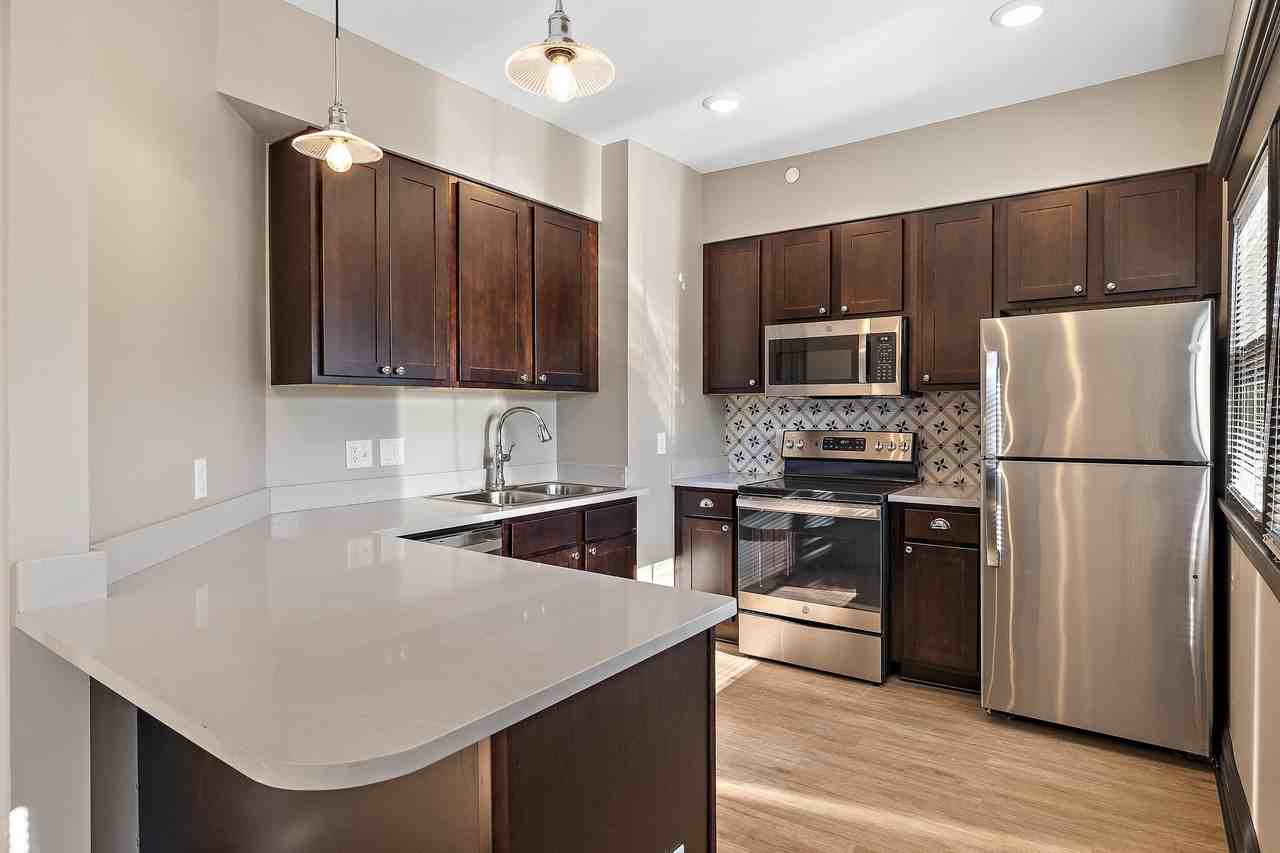 4014 Porter St Unit B - Photo 6 of 11