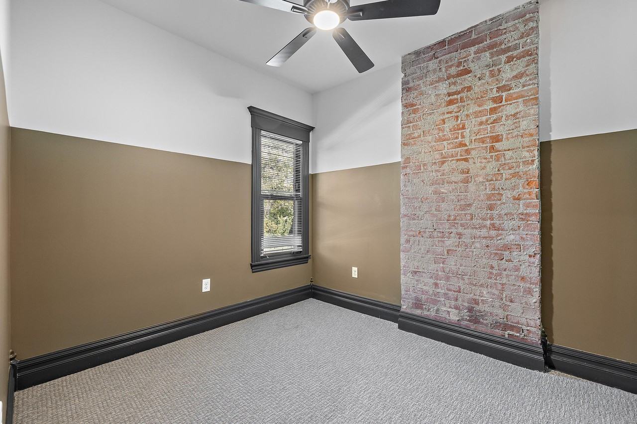 4014 Porter St Unit B - Photo 7 of 11