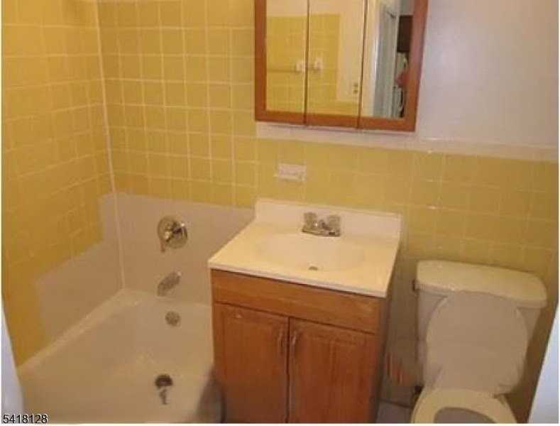 220 W Sumner Ave #101 - Photo 4 of 5