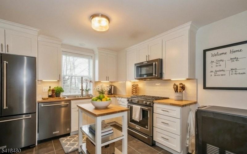 4 Bellevue Ter - Photo 2 of 12