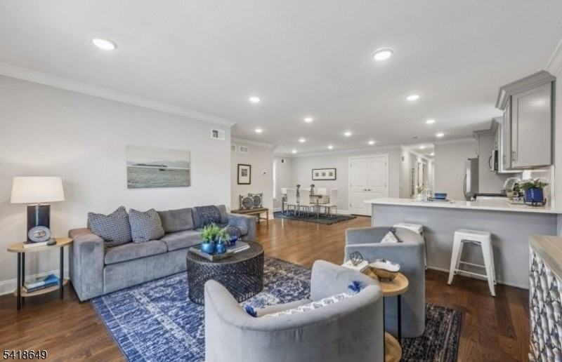 139 N 15th St 2nd Fl - Photo 2 of 28