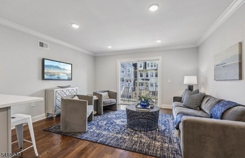 139 N 15th St 2nd Fl - Photo 4 of 28