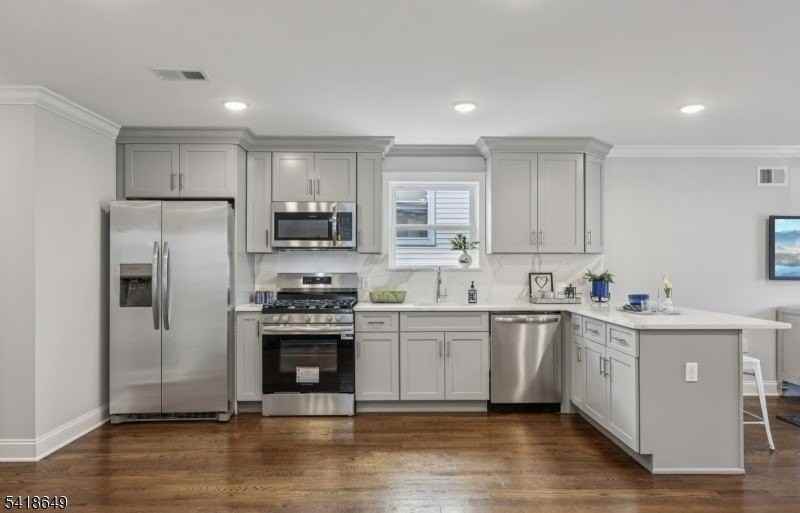 139 N 15th St 2nd Fl - Photo 5 of 28