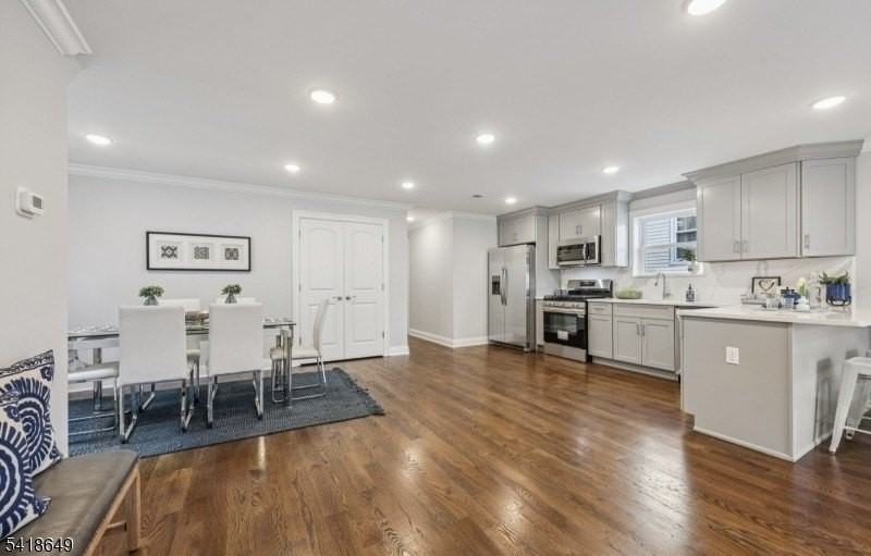 139 N 15th St 2nd Fl - Photo 6 of 28