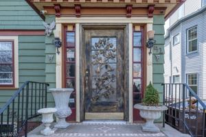 featured image of 41 Beekman St #3