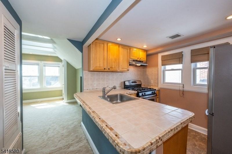 41 Beekman St #3 - Photo 2 of 12