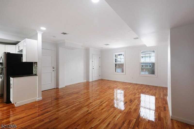 131 Armstrong Ave - Photo 7 of 19