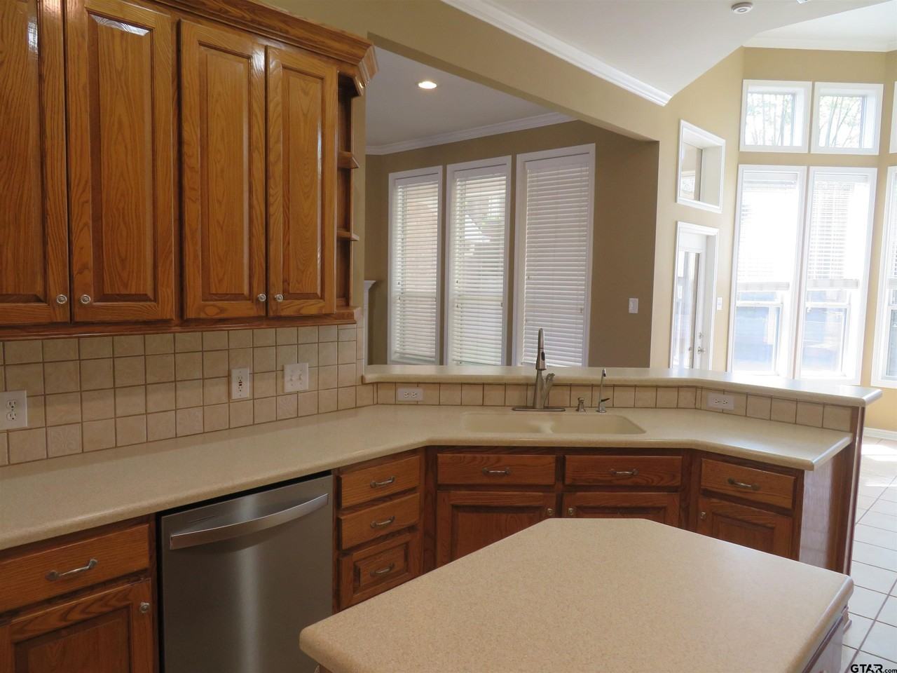 702 W Heritage Dr - Photo 7 of 27