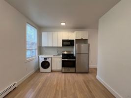featured image of 42 Thorne St #2