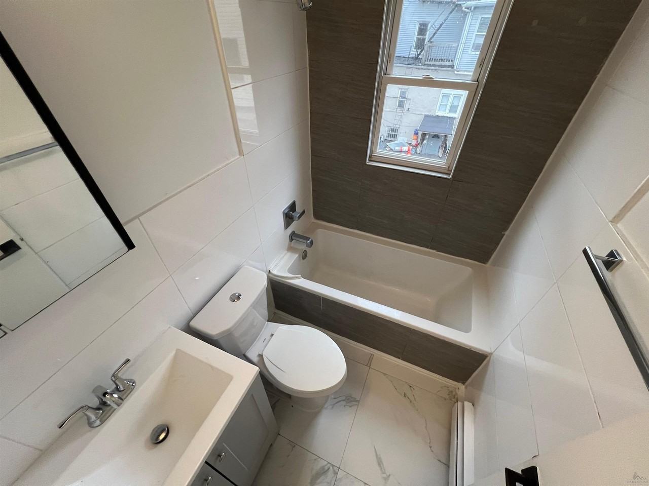 42 Thorne St #2 - Photo 5 of 10