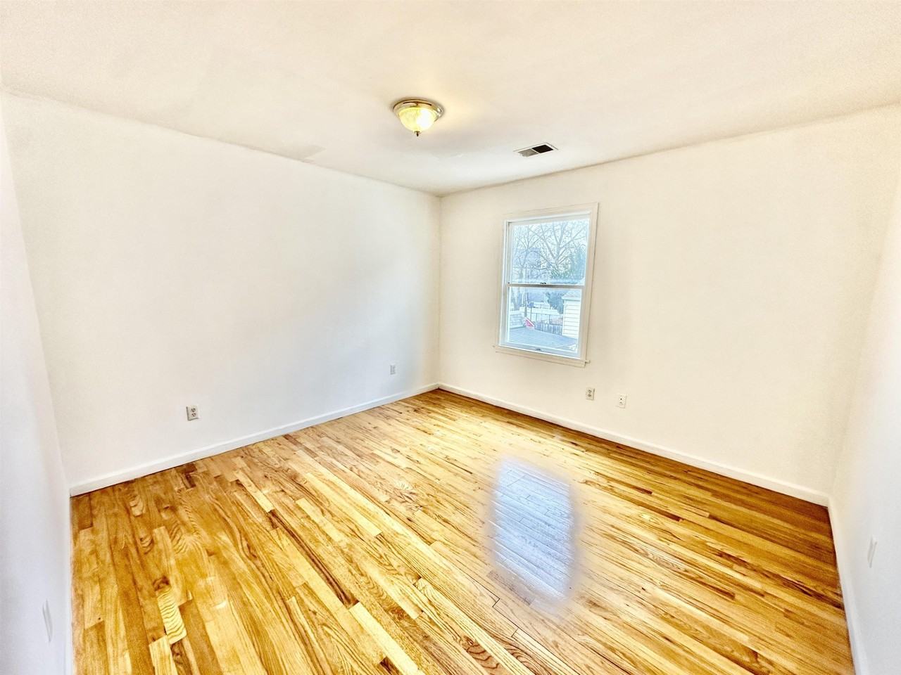 53 Williams Ave #2 - Photo 5 of 14