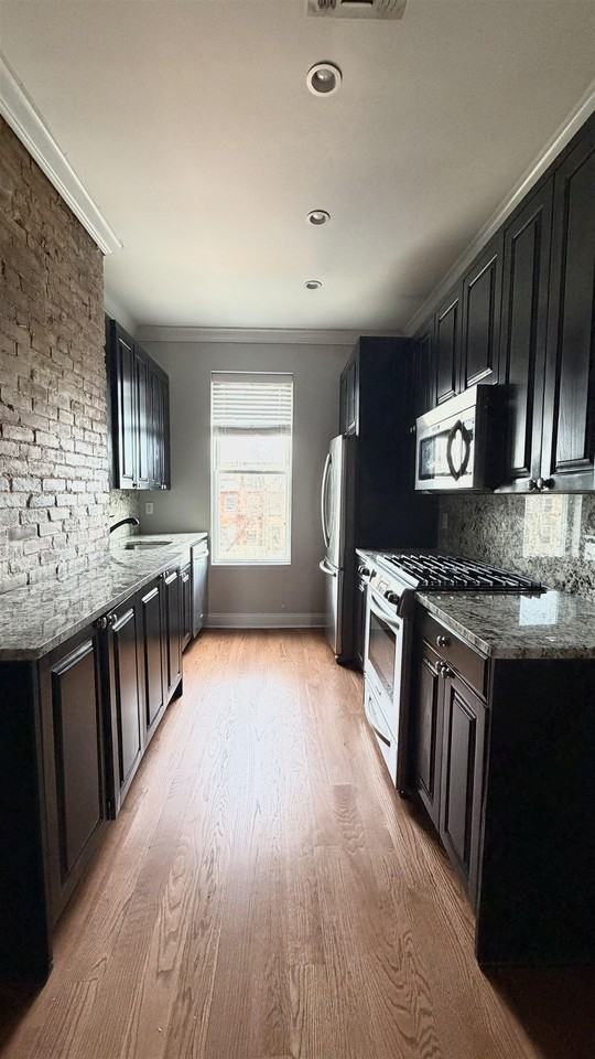 807 Garden St #7 - Photo 4 of 11