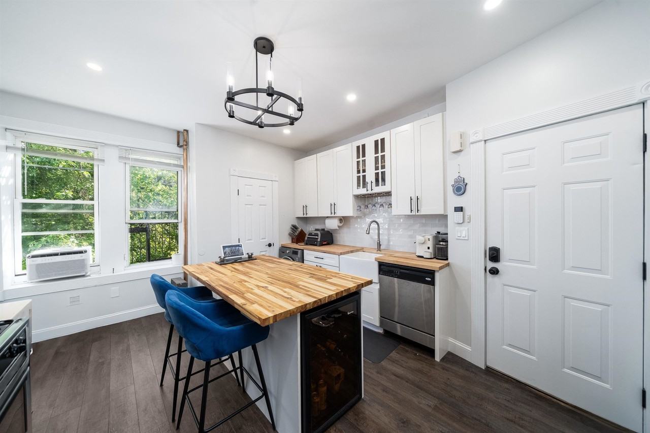 813 Willow Ave #2N - Photo 2 of 15