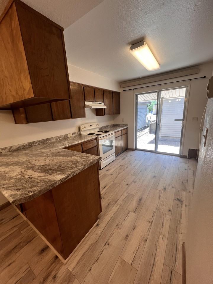 337 Country Club Cir #1 - Photo 3 of 10
