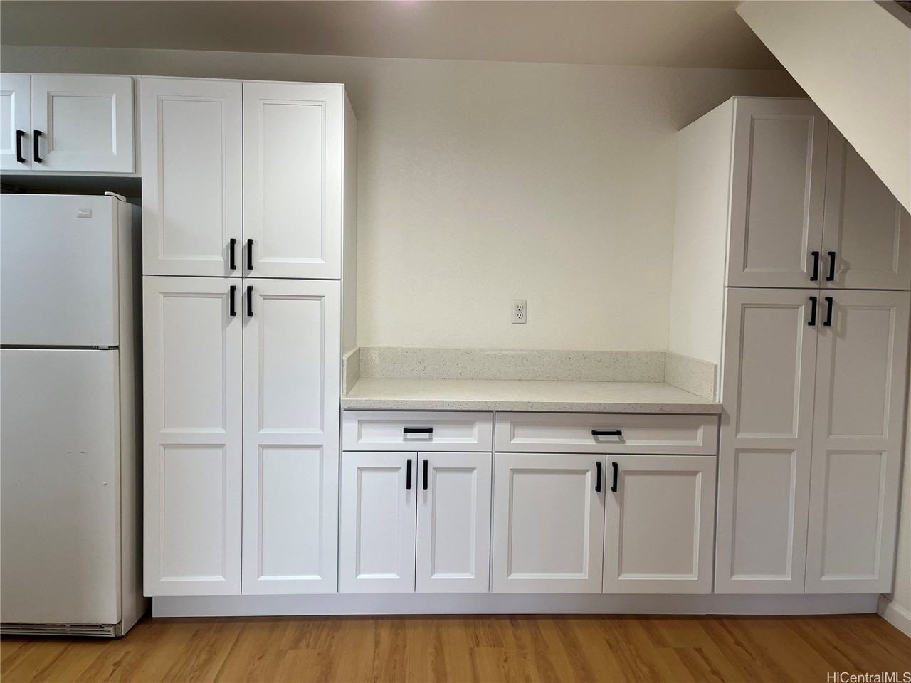 432 Mananai Pl Unit 18c - Photo 4 of 17