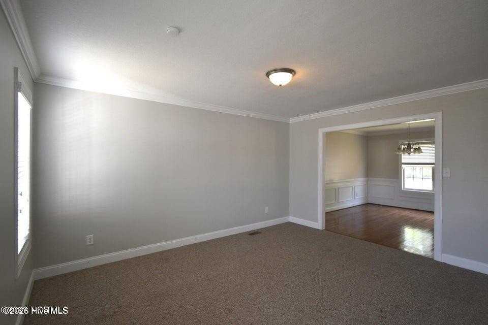 203 Savannah Dr - Photo 5 of 23