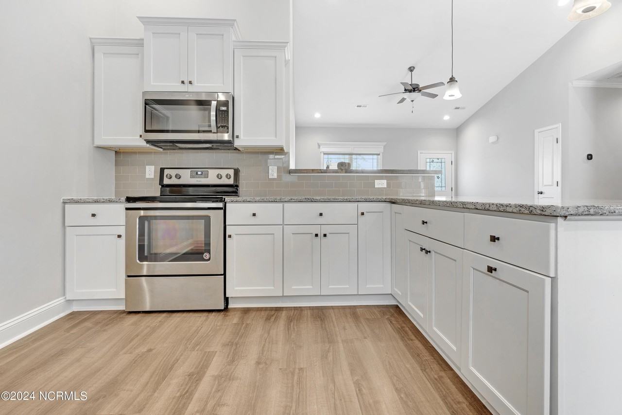 272 Marsh Haven Dr - Photo 3 of 14