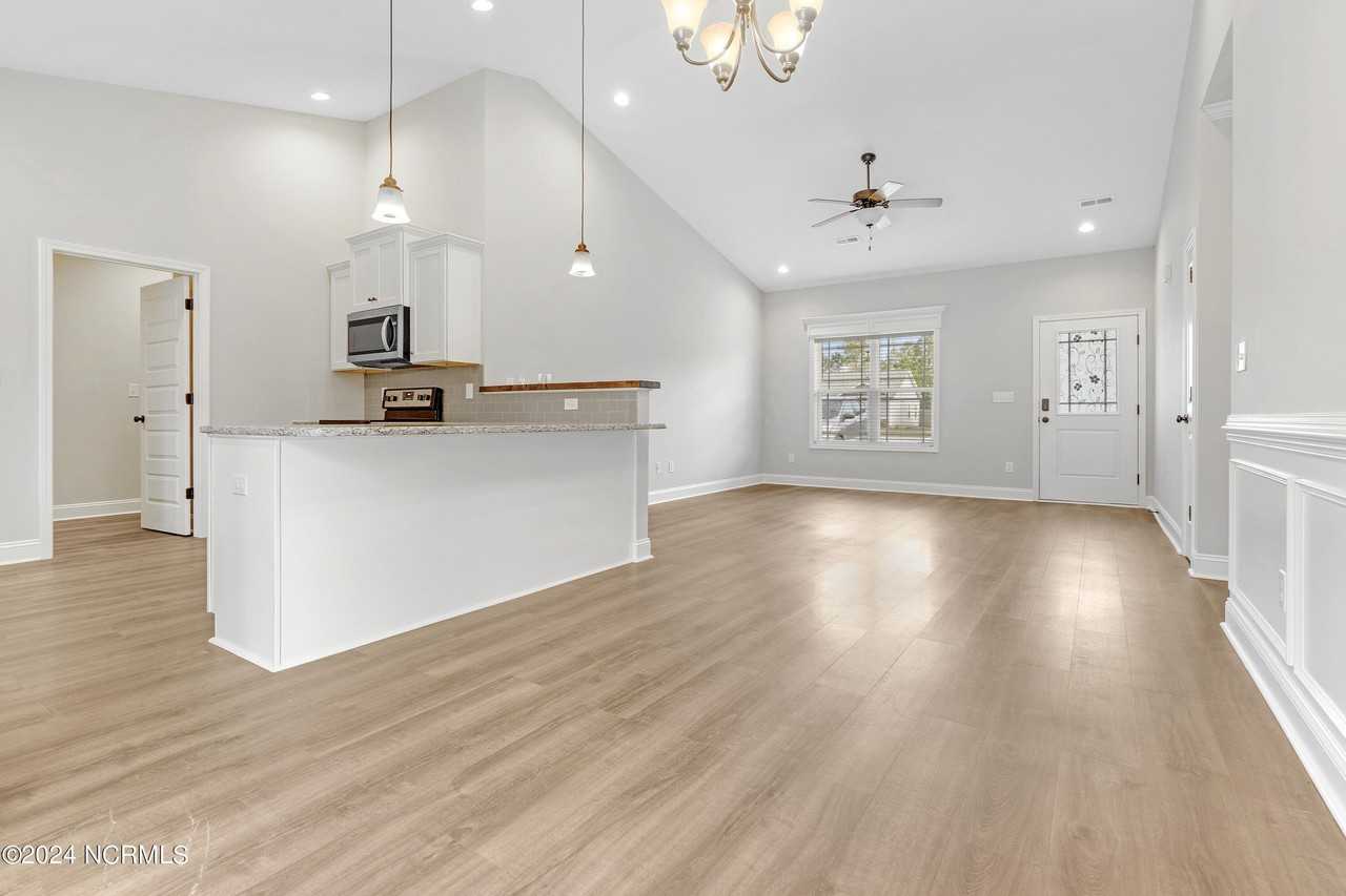 272 Marsh Haven Dr - Photo 4 of 14