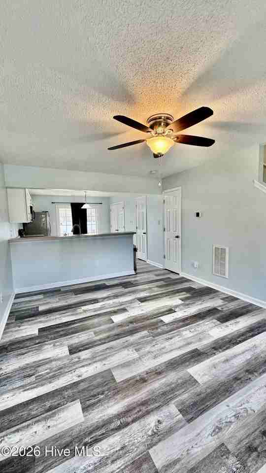 5001 Grandeur Ave - Photo 2 of 17