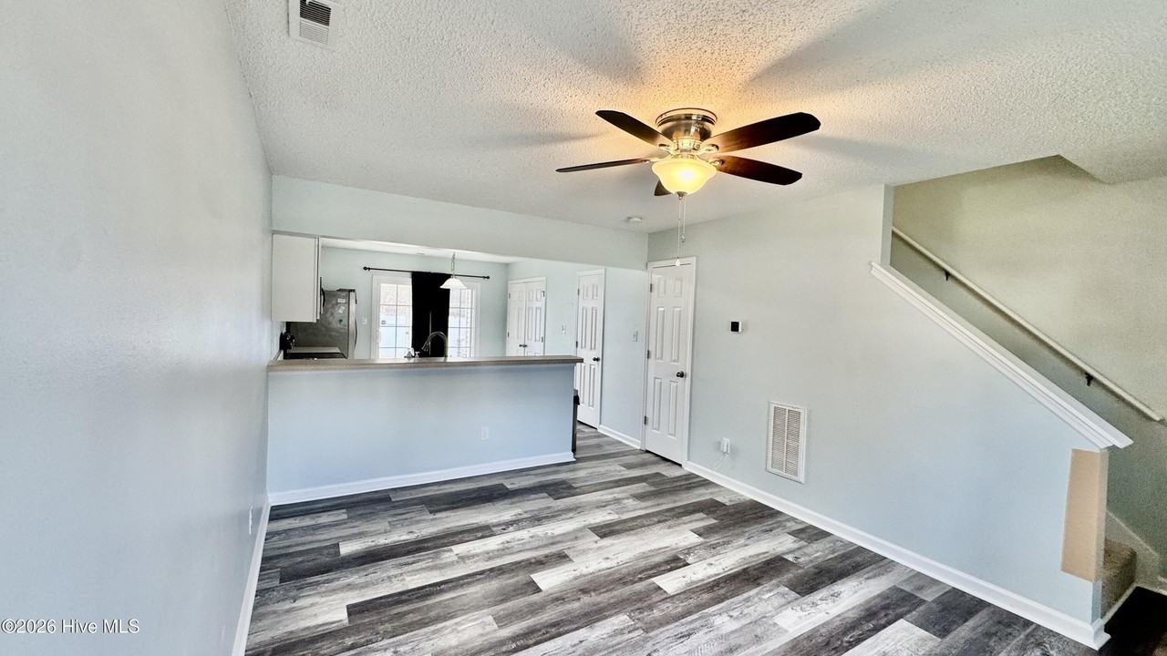 5001 Grandeur Ave - Photo 4 of 17