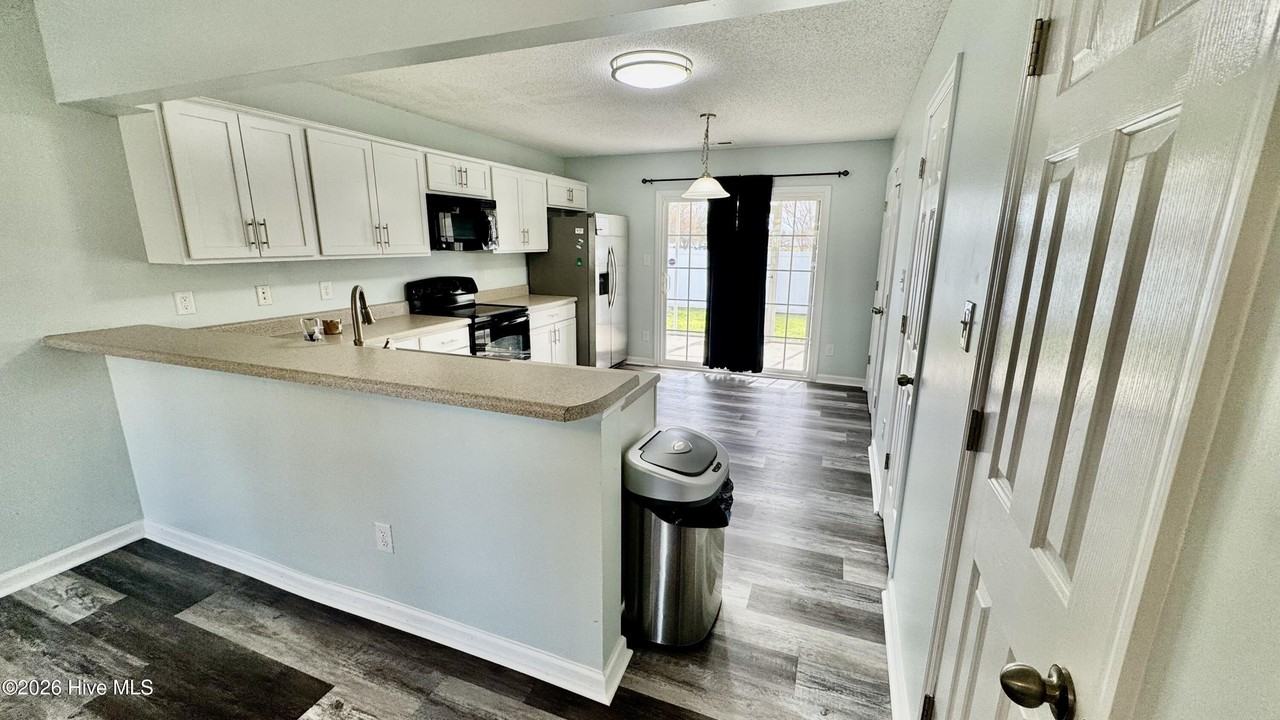 5001 Grandeur Ave - Photo 5 of 17