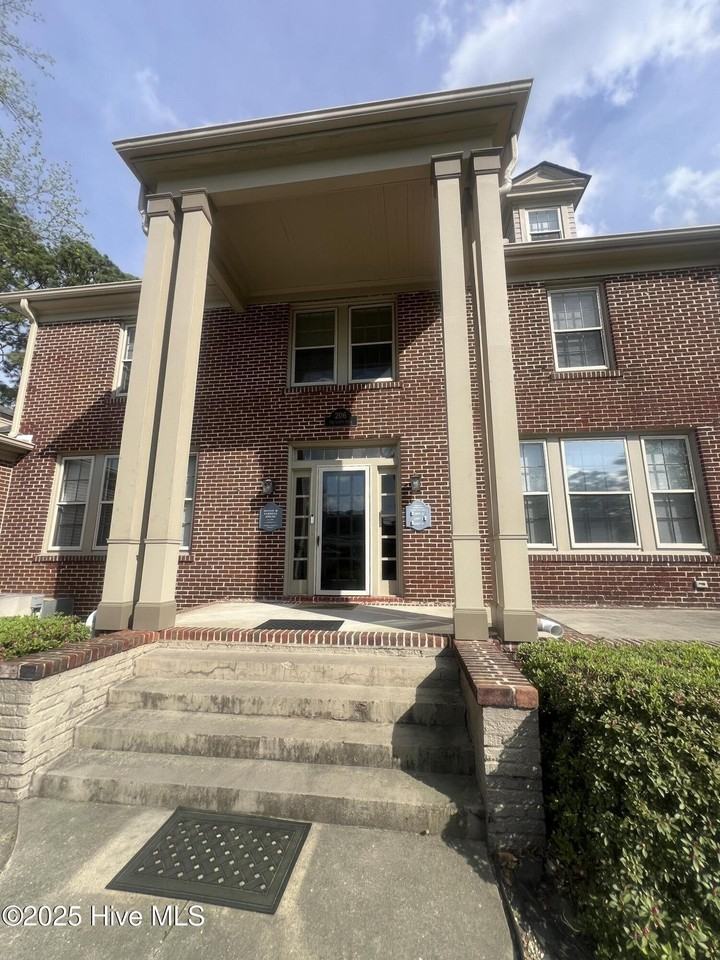 206 N Poplar St Unit E - Photo 3 of 21