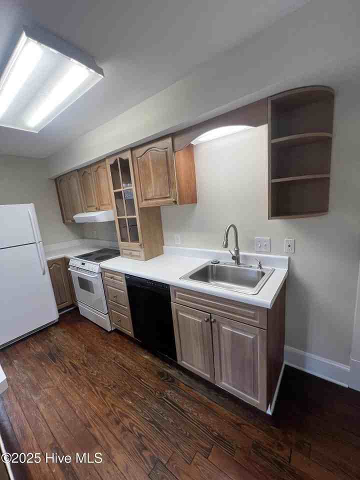 206 N Poplar St Unit E - Photo 6 of 21