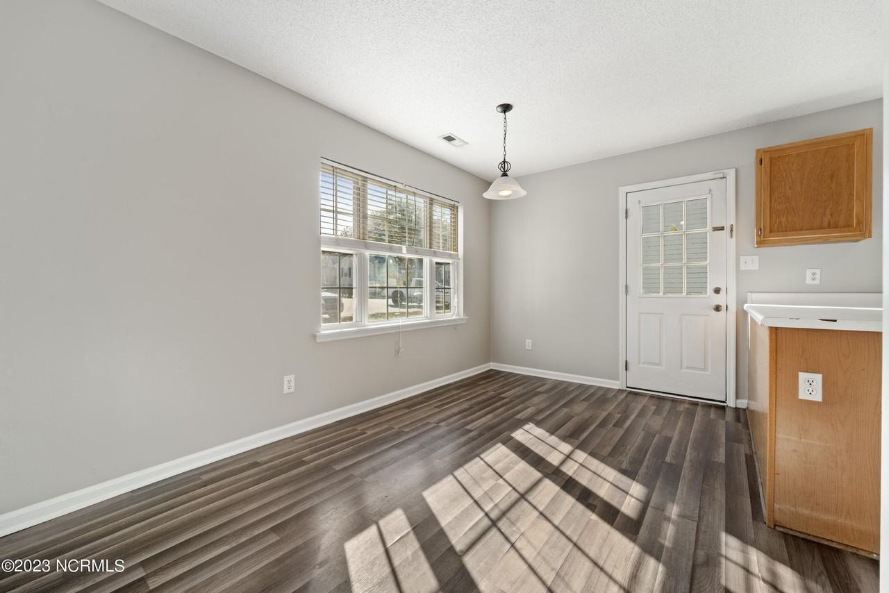 410 Somerset Cv - Photo 4 of 18