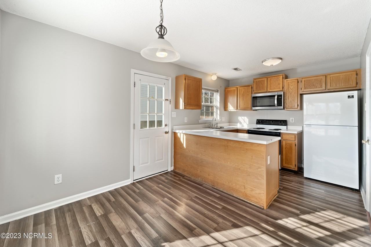 410 Somerset Cv - Photo 5 of 18