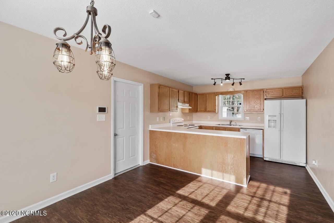 274 Parnell Rd - Photo 6 of 16