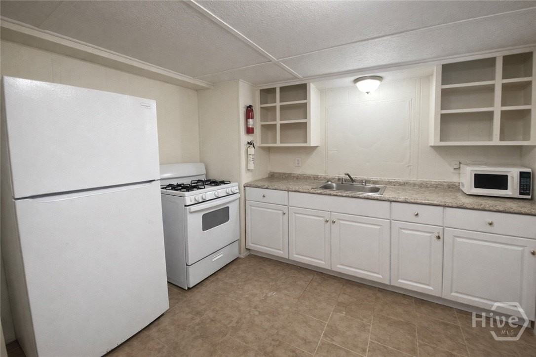 5013B Ogeechee Rd Unit 10 - Photo 3 of 10