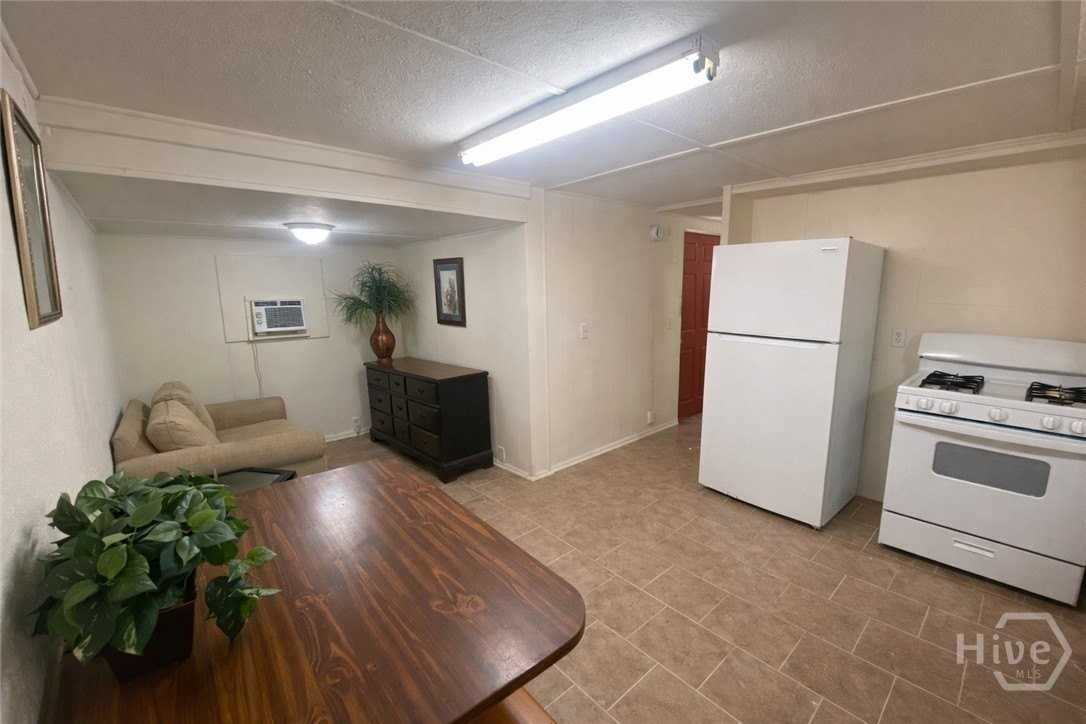 5013B Ogeechee Rd Unit 10 - Photo 6 of 10