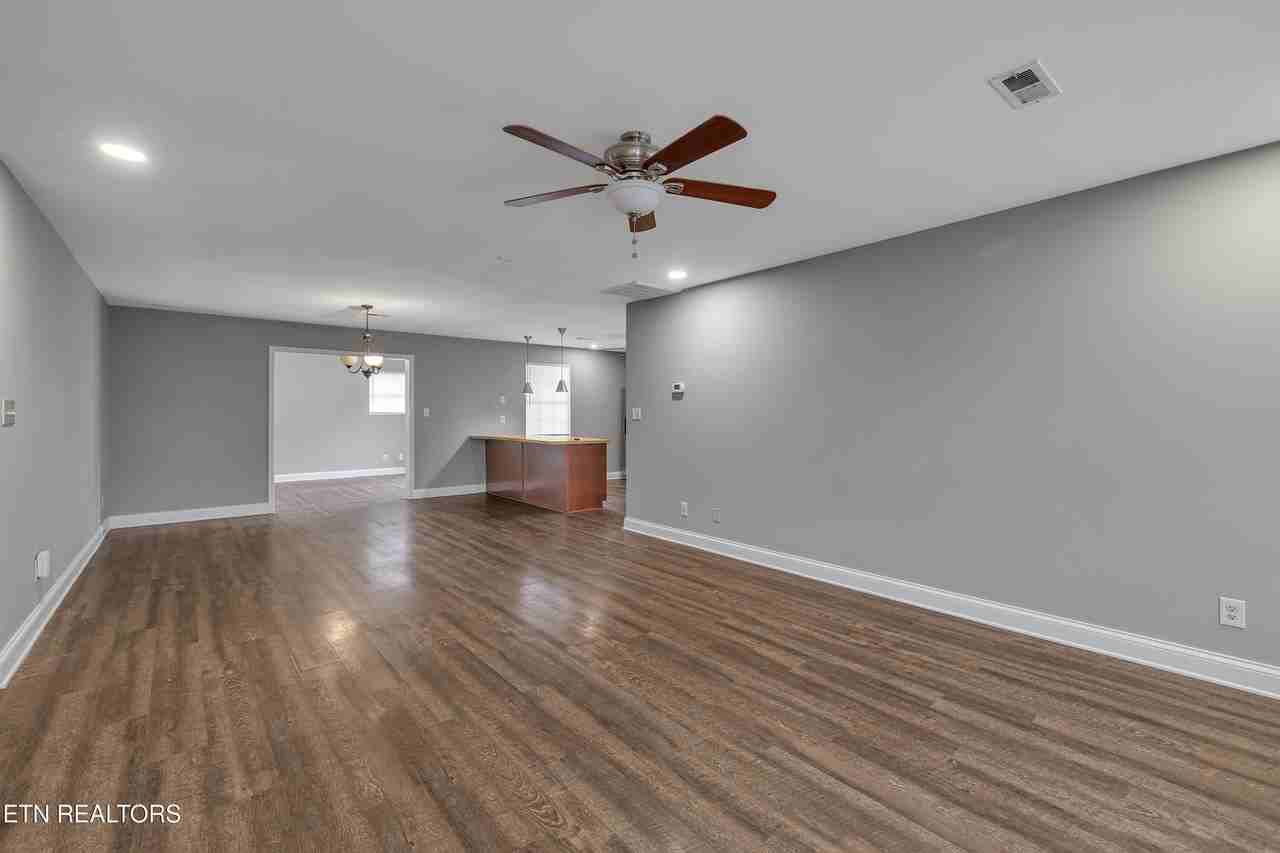 6005 Morning Glory Pl - Photo 3 of 20