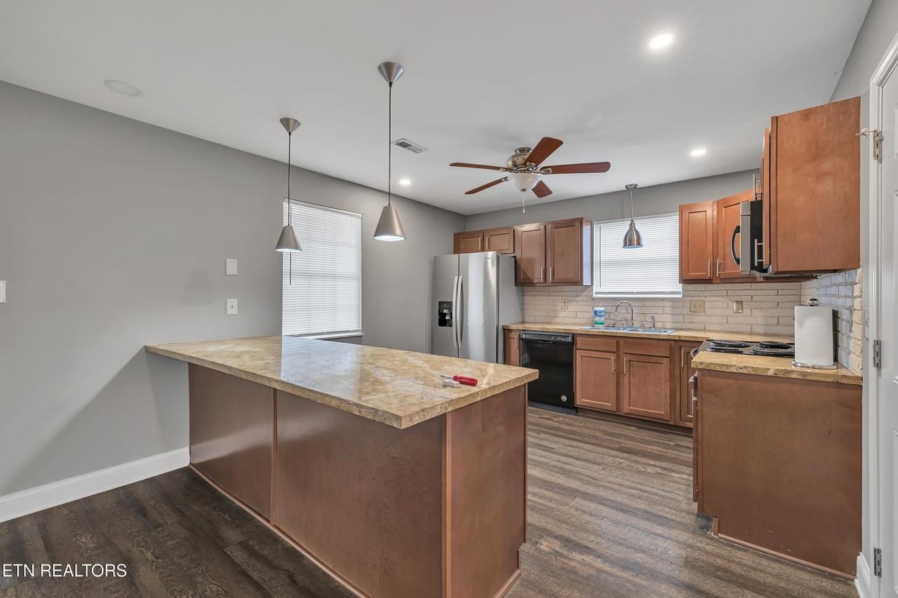 6005 Morning Glory Pl - Photo 6 of 20