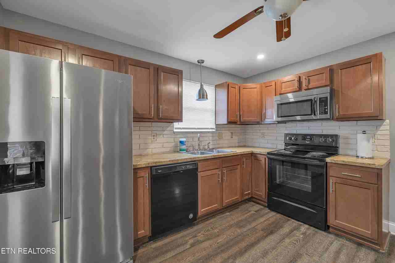 6005 Morning Glory Pl - Photo 7 of 20